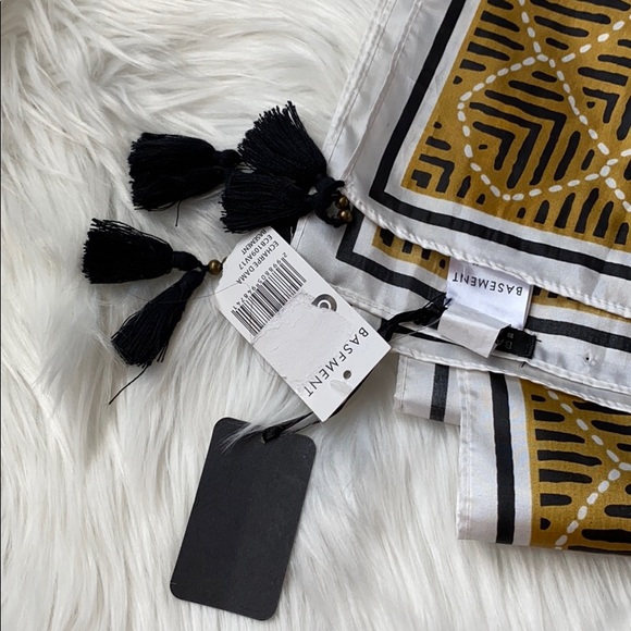 Black & Yellow Scarf - Picture 3 of 5